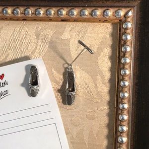 Brighton “Mule” Push Pin & Matching Shoe Charm